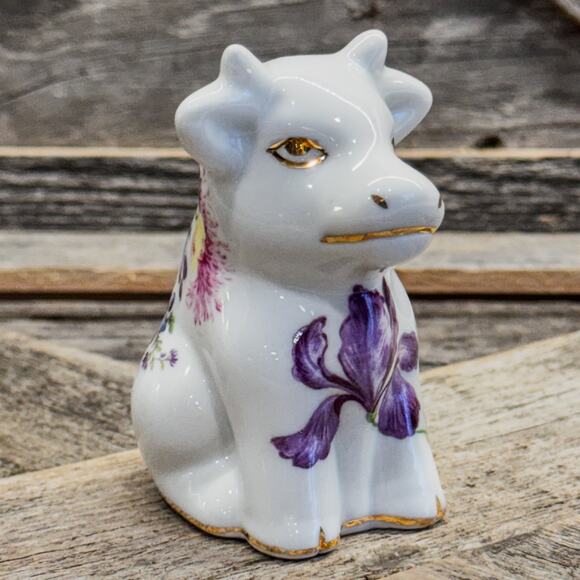 Vintage Nantucket White Porcelain Cow Figurine w/ Spring Bouquet-Gold Accents - Picture 6 of 10
